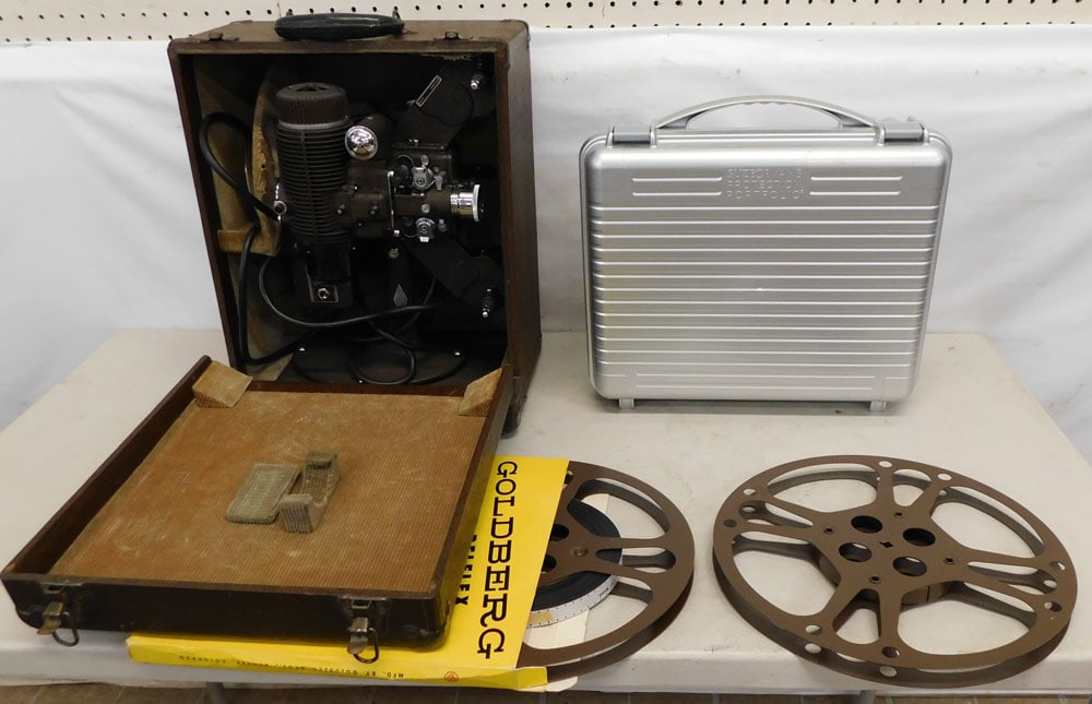 Antique Bell & Howell Projector, (Sawyers Projector & Accessories) (1 of 9)