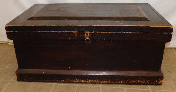 Antique Pine Tool Chest: Antique Pine Tool Chest . 38" W 21 1/2" D 16" H ALL DESCRIPTIONS AND ANY CONDITION STATEMENT GIVEN BY LANGSTON AUCTION GALLERY ARE STRICTLY OPINIONS AND LANGSTON'S SHALL HAVE NO RESPONSIBILITY FOR ERR