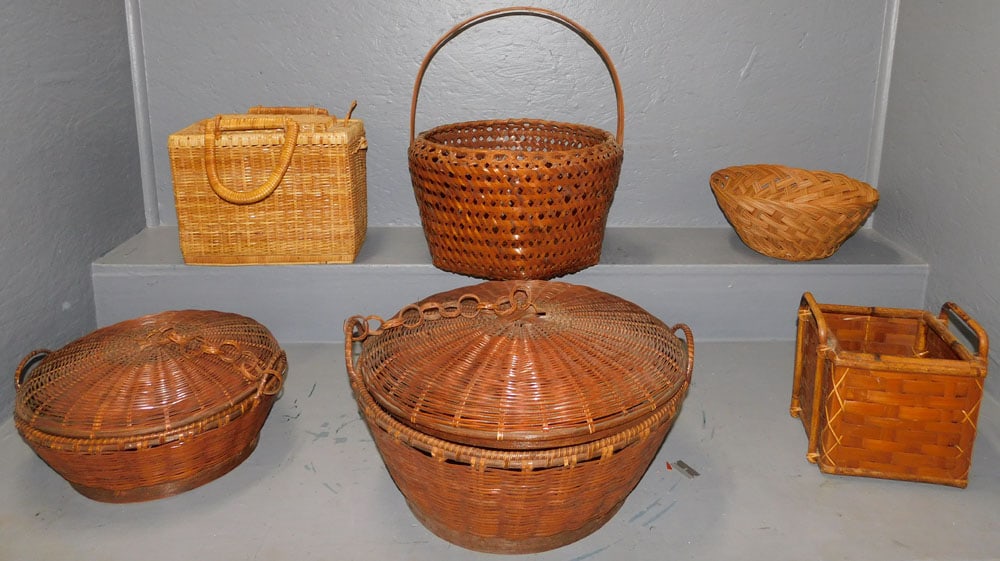 Lot of Baskets: Lot of Baskets. ALL DESCRIPTIONS AND ANY CONDITION STATEMENT GIVEN BY LANGSTON AUCTION GALLERY ARE STRICTLY OPINIONS AND LANGSTON'S SHALL HAVE NO RESPONSIBILITY FOR ERRORS OR OMISSIONS. THE ABSENCE OF
