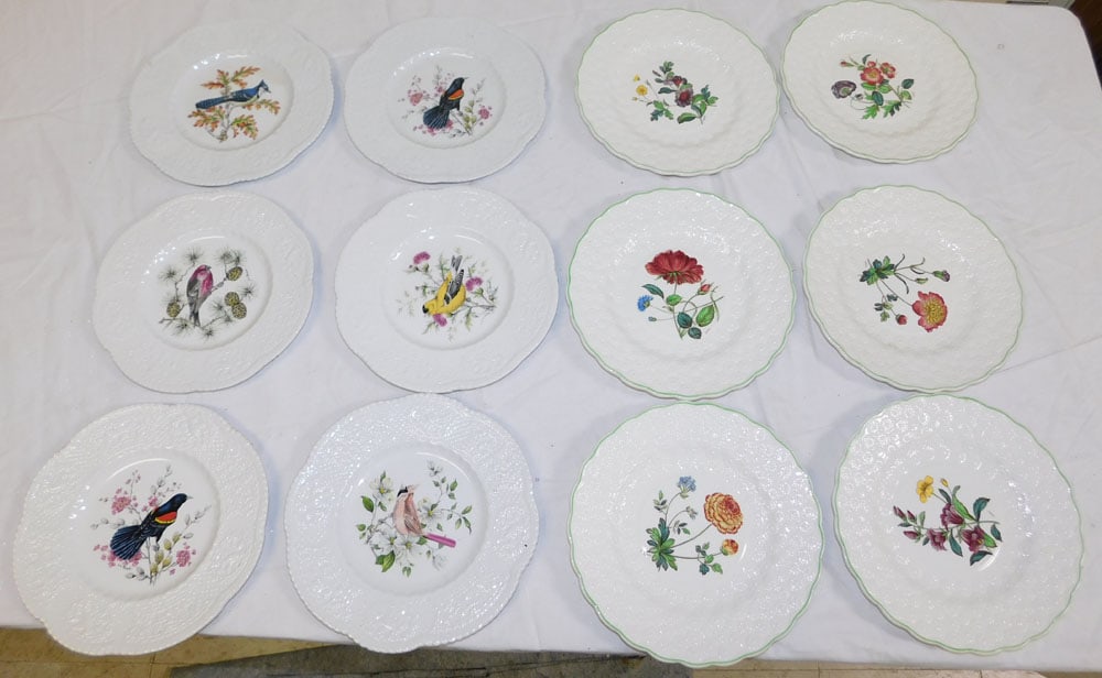 Spode & Royal Caldron Plates: Spode & Royal Caldron Plates. ALL DESCRIPTIONS AND ANY CONDITION STATEMENT GIVEN BY LANGSTON AUCTION GALLERY ARE STRICTLY OPINIONS AND LANGSTON'S SHALL HAVE NO RESPONSIBILITY FOR ERRORS OR OMISSIONS. 