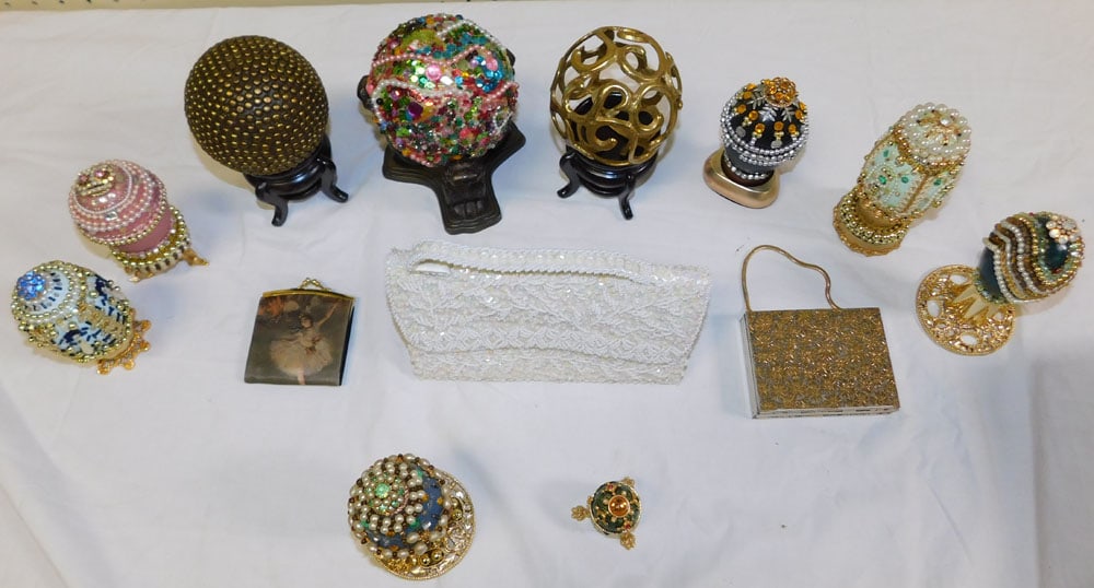 Lot Beaded Purse - Decorative Eggs: Lot Beaded Purse - Decorative Eggs. ALL DESCRIPTIONS AND ANY CONDITION STATEMENT GIVEN BY LANGSTON AUCTION GALLERY ARE STRICTLY OPINIONS AND LANGSTON'S SHALL HAVE NO RESPONSIBILITY FOR ERRORS OR OMISS