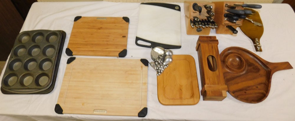 Lot Kitchen Items (1 of 4)