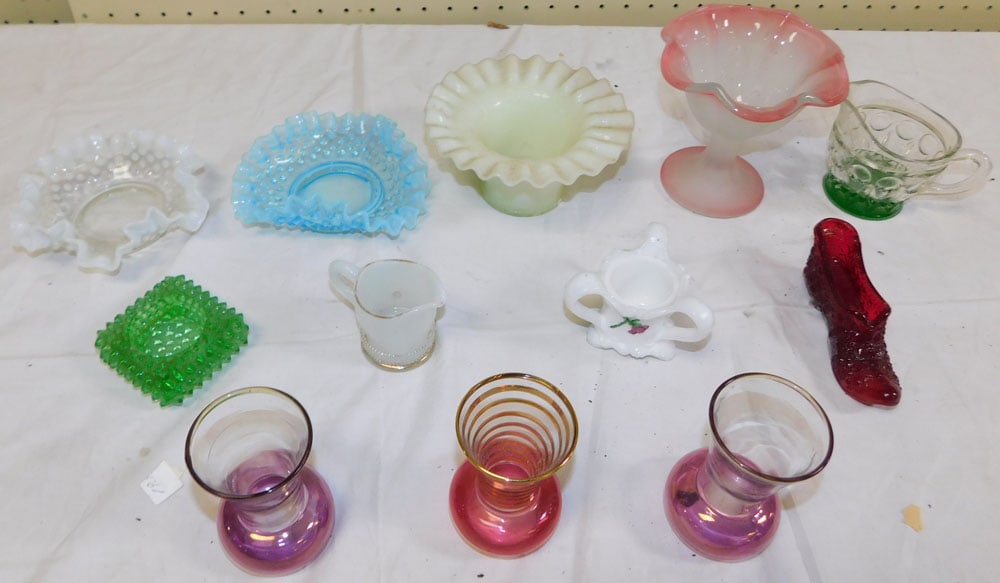 Lot Colored Glass Items (1 of 3)