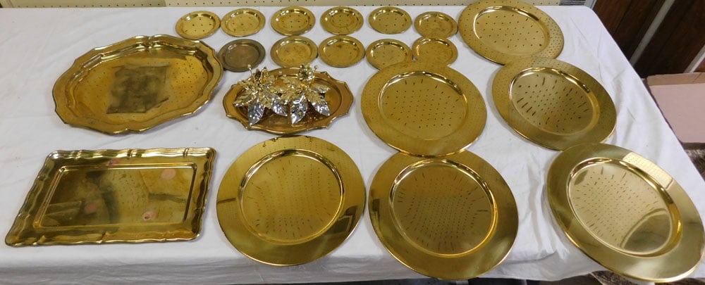 Lot Brass Items: Lot Brass Items. ALL DESCRIPTIONS AND ANY CONDITION STATEMENT GIVEN BY LANGSTON AUCTION GALLERY ARE STRICTLY OPINIONS AND LANGSTON'S SHALL HAVE NO RESPONSIBILITY FOR ERRORS OR OMISSIONS. THE ABSENCE O