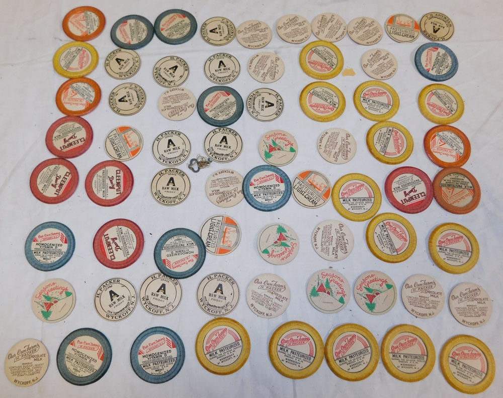 Lot Vintage Milk Caps (1 of 3)