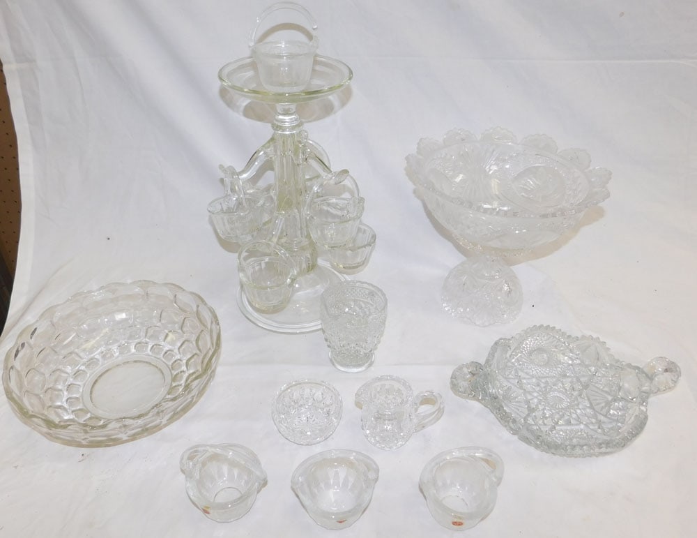 Lot Glass Items (1 of 3)