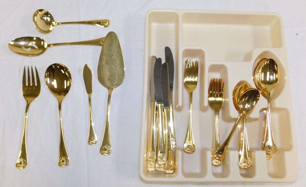 Gold Wash Flatware: Gold Wash Flatware . ALL DESCRIPTIONS AND ANY CONDITION STATEMENT GIVEN BY LANGSTON AUCTION GALLERY ARE STRICTLY OPINIONS AND LANGSTON'S SHALL HAVE NO RESPONSIBILITY FOR ERRORS OR OMISSIONS. THE ABSEN