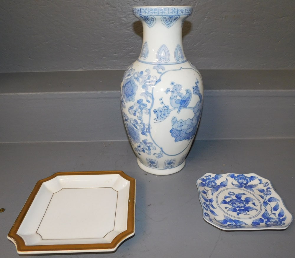 Three Oriental Porcelain Items (1 of 5)
