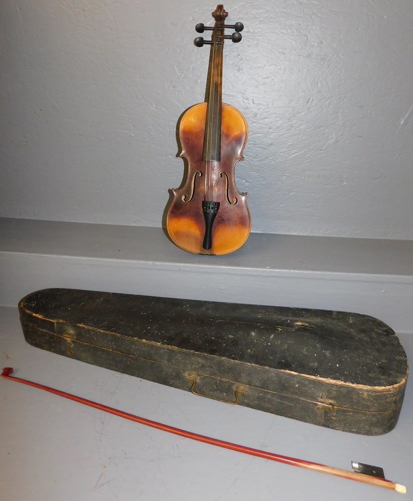 Antique Violin with Interior Paper Label 'Carlo Tononi 1763' Includes Case & Bow: Antique Violin with Interior Paper Label 'Carlo Tononi 1763' Includes Case & Bow. Case: 31" L ALL DESCRIPTIONS AND ANY CONDITION STATEMENT GIVEN BY LANGSTON AUCTION GALLERY ARE STRICTLY OPINIONS AND L