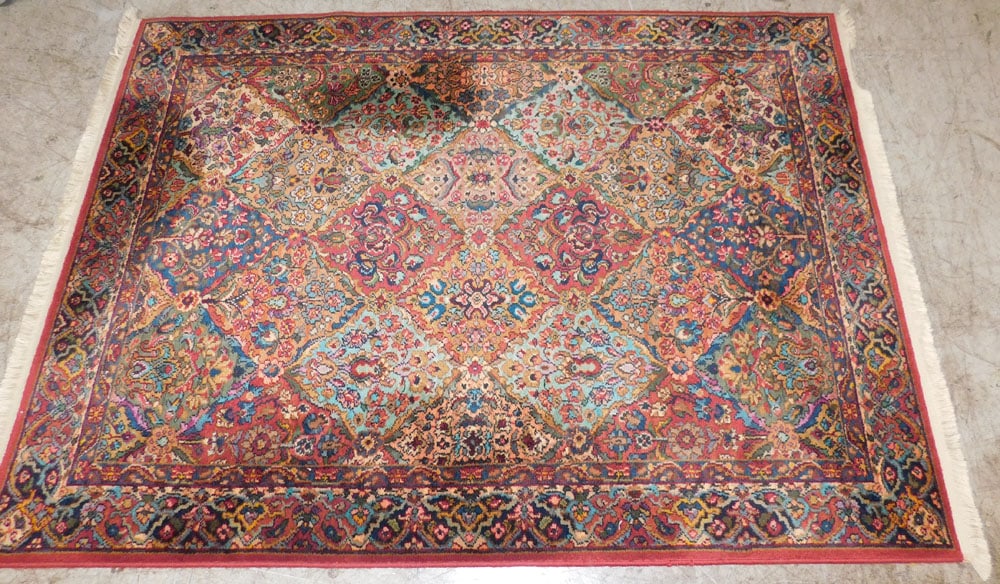 4' 3" X 6' 0" Karastan Rug: 4' 3" X 6' 0" Karastan Rug . ALL DESCRIPTIONS AND ANY CONDITION STATEMENT GIVEN BY LANGSTON AUCTION GALLERY ARE STRICTLY OPINIONS AND LANGSTON'S SHALL HAVE NO RESPONSIBILITY FOR ERRORS OR OMISSIONS. T