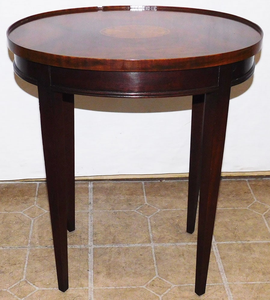 Mahogany Inlay Oval Stand By Council Craftsman (1 of 4)