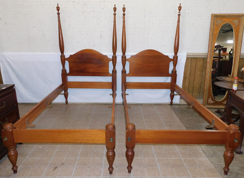 Pair Mahogany Bench Made Twin Beds (1 of 4)