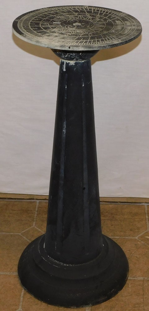 Virginia Metalcrafters Cast Aluminum Sun Dial On A Cast Iron Base (1 of 4)