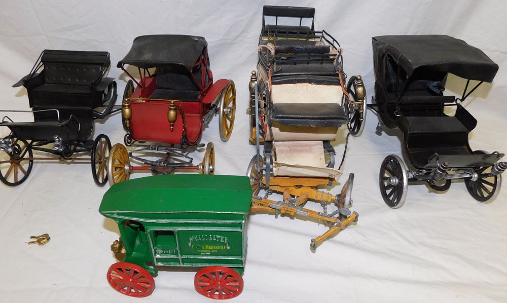 Lot Vintage Car Models (1 of 3)