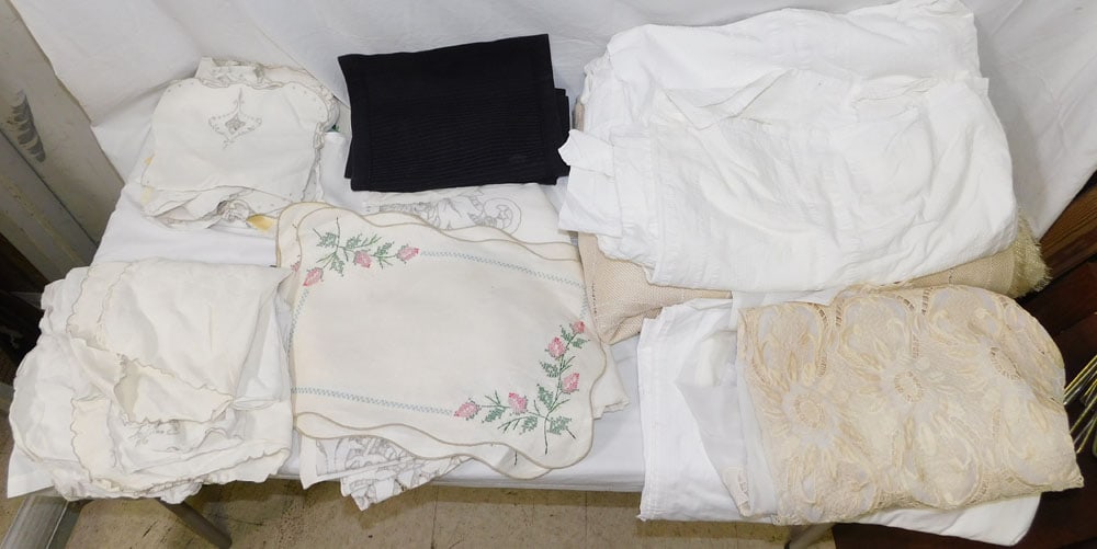 Lot Linens: Lot Linens. ALL DESCRIPTIONS AND ANY CONDITION STATEMENT GIVEN BY LANGSTON AUCTION GALLERY ARE STRICTLY OPINIONS AND LANGSTON'S SHALL HAVE NO RESPONSIBILITY FOR ERRORS OR OMISSIONS. THE ABSENCE OF A C