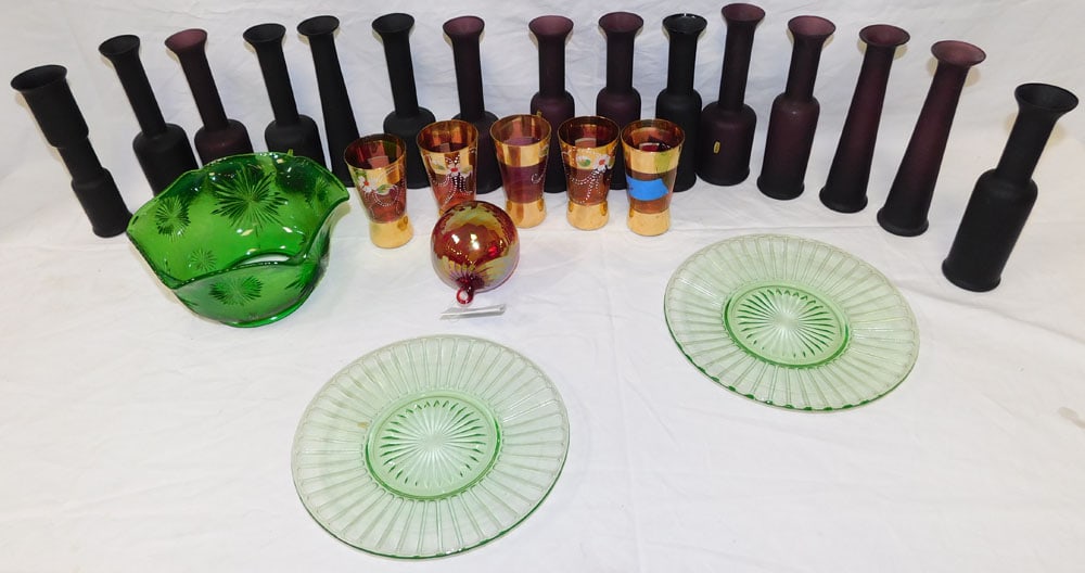 Lot Amethyst Glass Vases & Vaseline Glass (1 of 3)