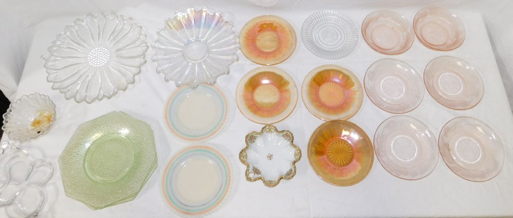 Lot Carnival Glass & Misc. Glass Items (1 of 4)