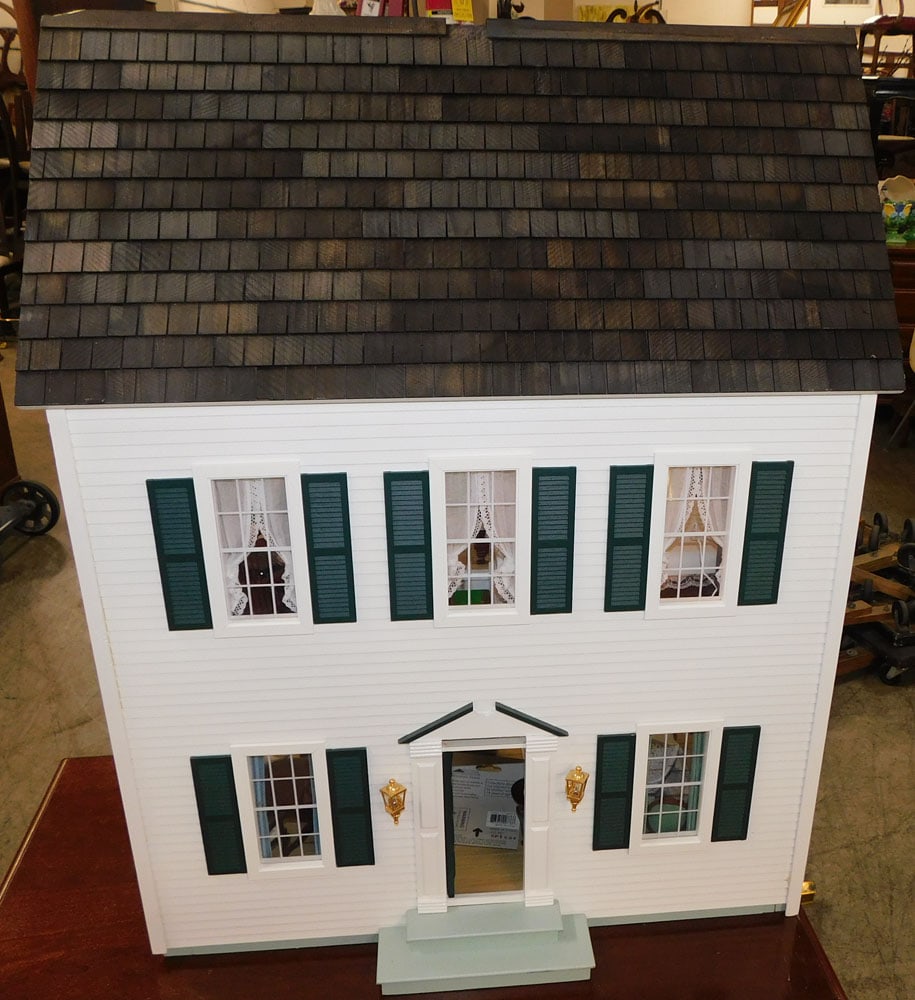 Doll House With Contents (1 of 9)