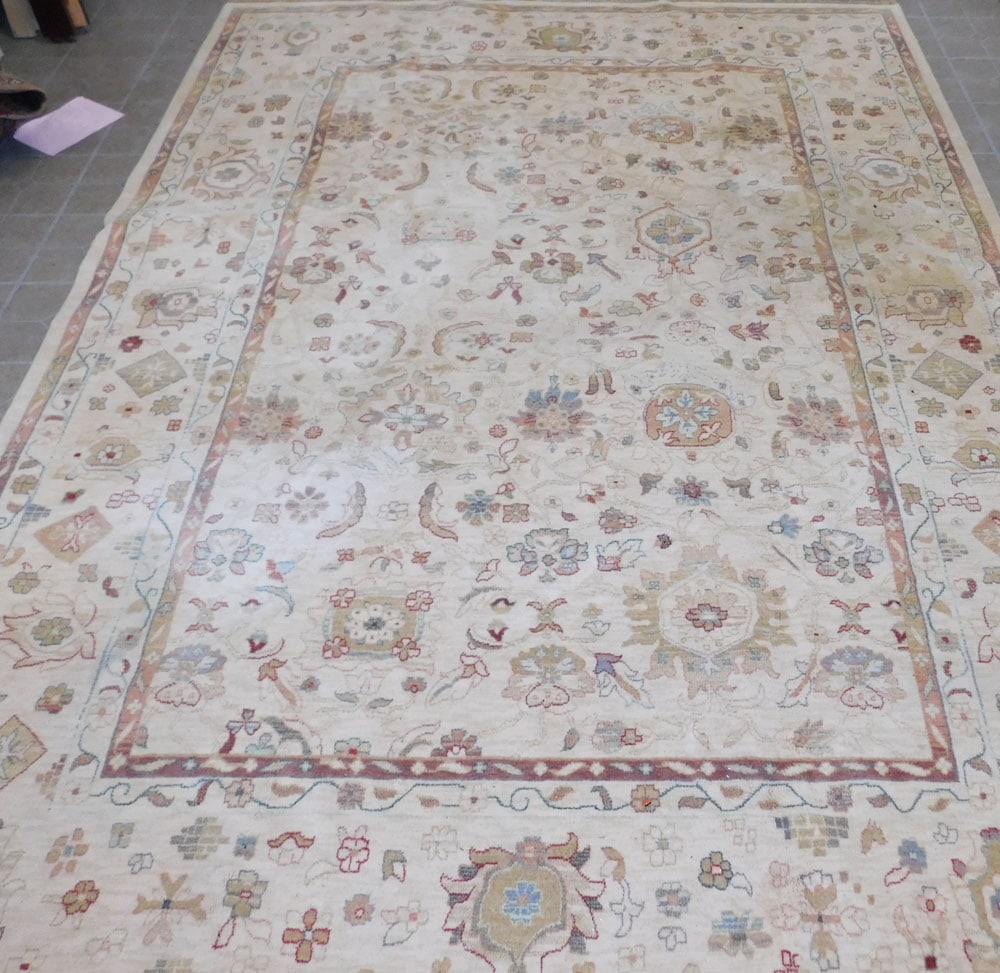8' 2" X 11' 4" Machine Made Rug (1 of 5)