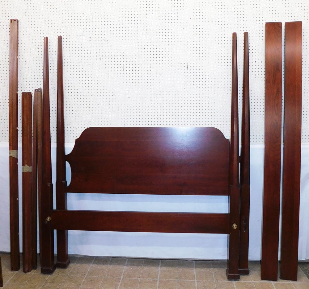 Cherry Pencil Post Queen Size Bed (1 of 6)