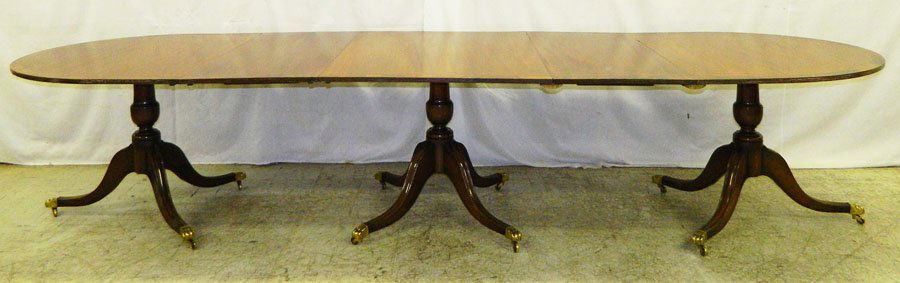 3 pedestal mahog. banquet table w/banded top.: 3 pedestal mahogany dining room table with banded top. 12" long x 45" wide x 29 3/8" tall.