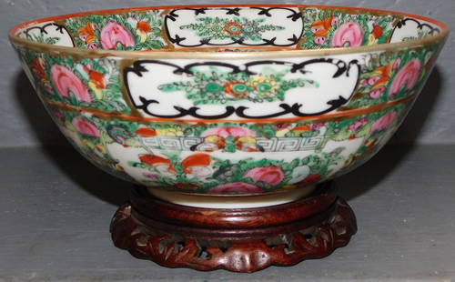 Oriental Porcelain Bowl: Oriental Porcelain Bowl. 8" Dia. 4" H ALL DESCRIPTIONS AND ANY CONDITION STATEMENT GIVEN BY LANGSTON AUCTION GALLERY ARE STRICTLY OPINIONS AND LANGSTON'S SHALL HAVE NO RESPONSIBILITY FOR ERRORS OR OMI