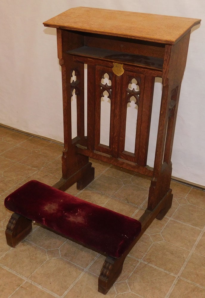 19th Century Oak Carved Gothic Prayer Bench  (1 of 5)