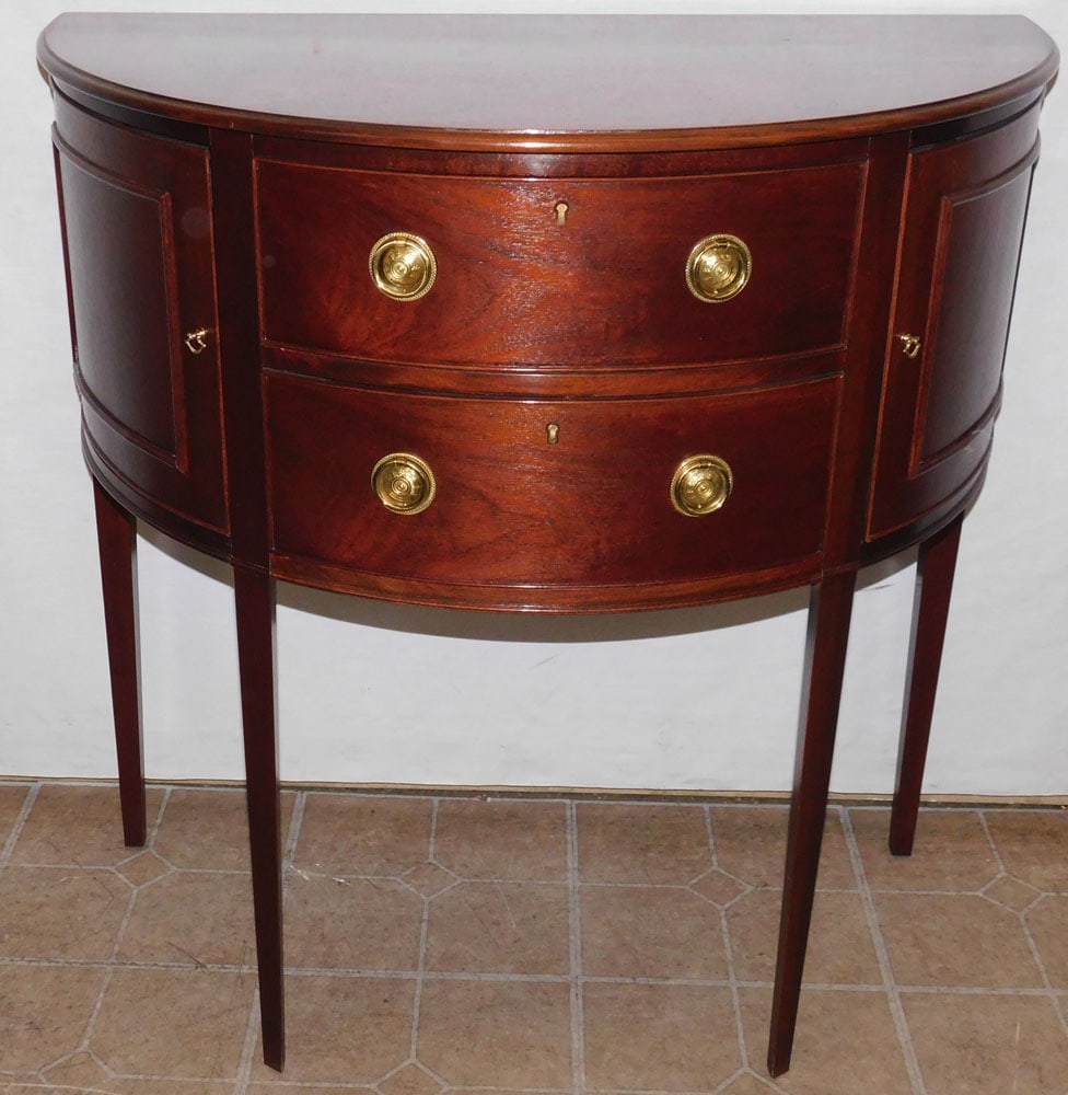 Mahogany Bow Front Server By Baker " Historic Charleston Reproductions" (1 of 7)