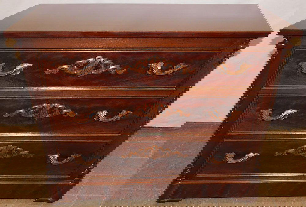 Mahogany Victorian Three Drawer Chest (1 of 6)