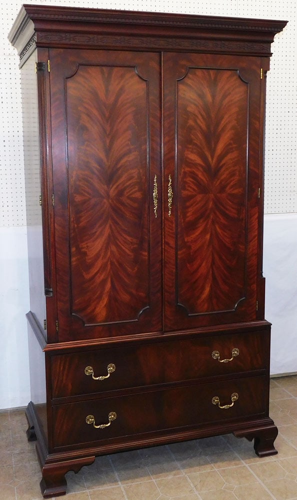 Flamed Mahogany One Part TV Cabinet By Henkel Harris (1 of 11)