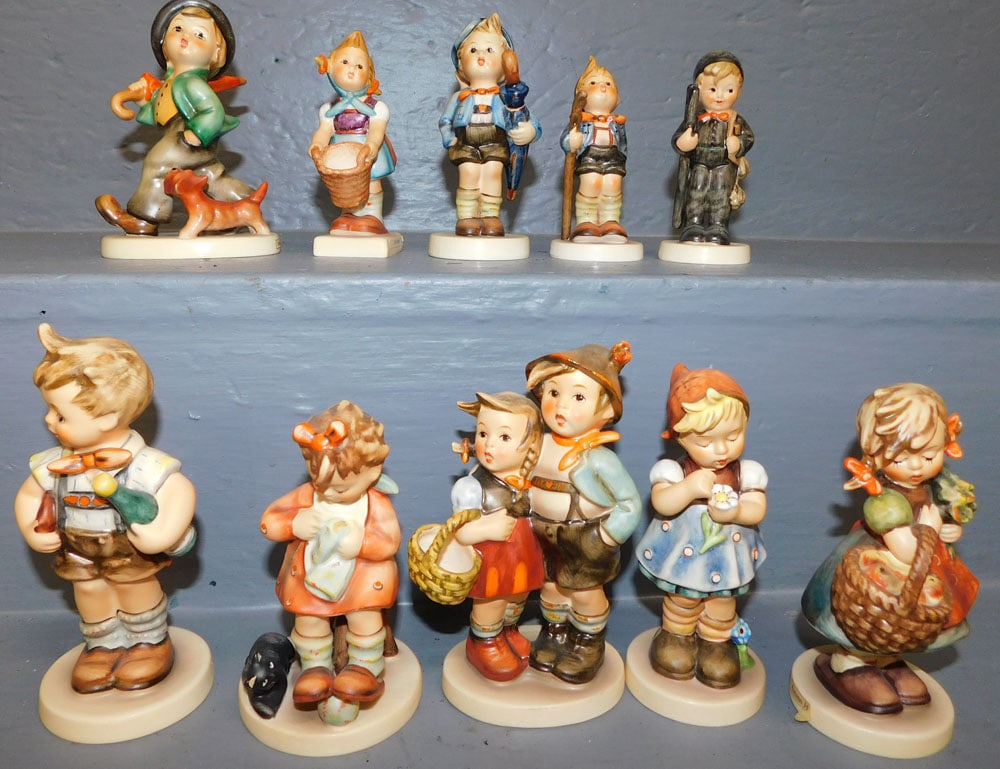 Lot 10 Hummel Figurines (1 of 4)