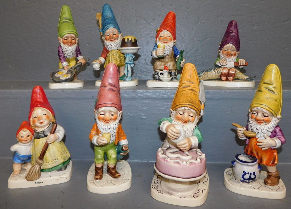 Lot 8 Goebel Figurines (1 of 4)