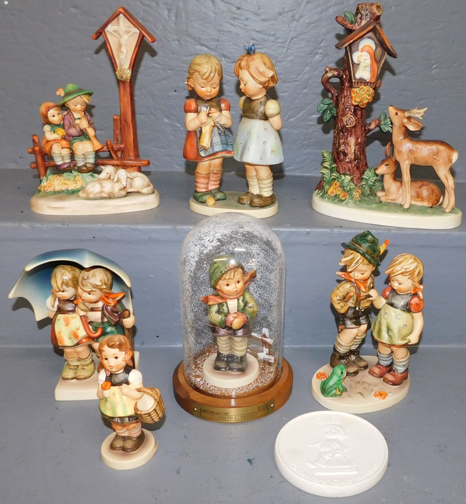 Lot 7 Hummel Figurines & Plaque (1 of 4)