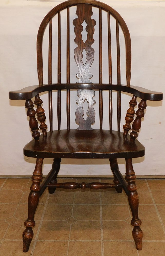 Elmwood Windsor Style Arm Chair by Stonehouse Collection, Pennsylvania House  (1 of 5)