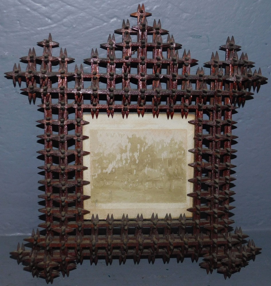 Black & White Photo In Thorns Of Christ Frame : Black & White Photo In Thorns Of Christ Frame . 13 1/4" x 12" ALL DESCRIPTIONS AND ANY CONDITION STATEMENT GIVEN BY LANGSTON AUCTION GALLERY ARE STRICTLY OPINIONS AND LANGSTON'S SHALL HAVE NO RESPONSI