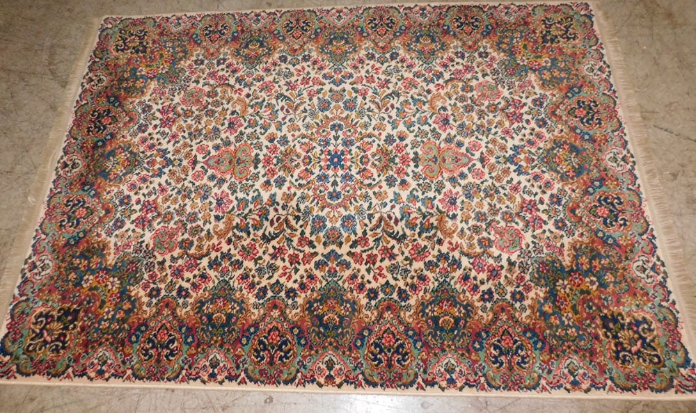 4' 3" x 6' 0" Karastan Rug: 4' 3" x 6' 0" Karastan Rug. ALL DESCRIPTIONS AND ANY CONDITION STATEMENT GIVEN BY LANGSTON AUCTION GALLERY ARE STRICTLY OPINIONS AND LANGSTON'S SHALL HAVE NO RESPONSIBILITY FOR ERRORS OR OMISSIONS. TH