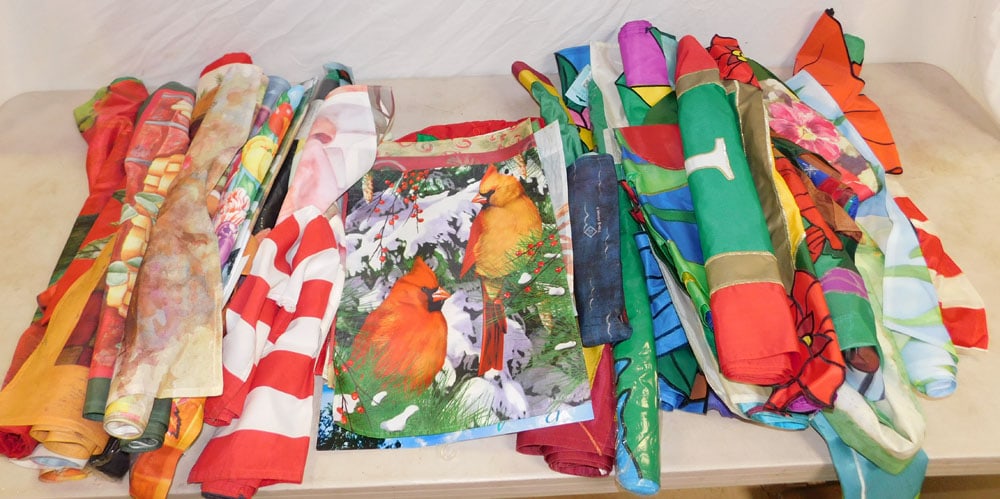 Lot Seasonal Yard Flags: Lot Seasonal Yard Flags. ALL DESCRIPTIONS AND ANY CONDITION STATEMENT GIVEN BY LANGSTON AUCTION GALLERY ARE STRICTLY OPINIONS AND LANGSTON'S SHALL HAVE NO RESPONSIBILITY FOR ERRORS OR OMISSIONS. THE A