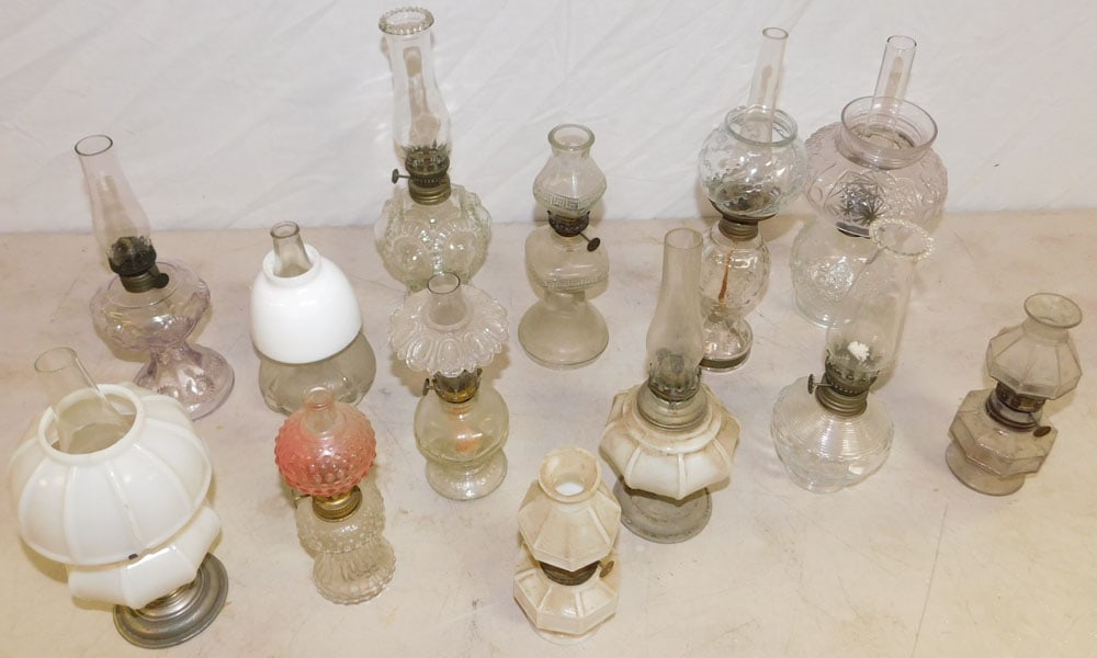 Lot Miniature Oil Lamps: Lot Miniature Oil Lamps. ALL DESCRIPTIONS AND ANY CONDITION STATEMENT GIVEN BY LANGSTON AUCTION GALLERY ARE STRICTLY OPINIONS AND LANGSTON'S SHALL HAVE NO RESPONSIBILITY FOR ERRORS OR OMISSIONS. THE A