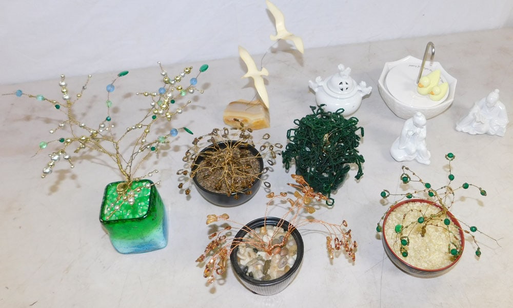 Lot Decorative Plants (1 of 3)