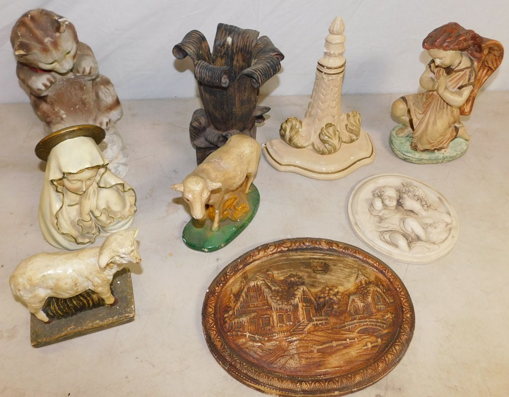 Lot Chalk Ware Figurines (1 of 5)