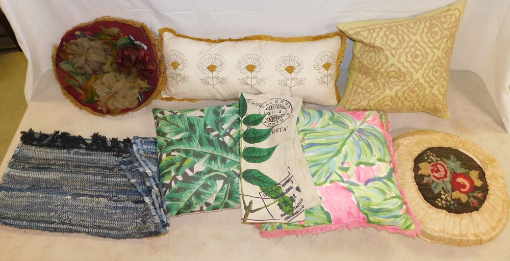 Lot Pillows (1 of 3)