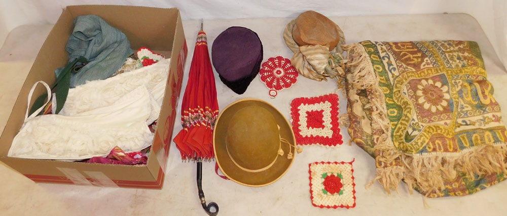 Lot Hats & Misc. Textiles (1 of 3)