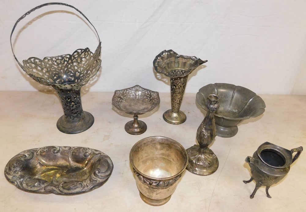 Lot Silver Plate Items: Lot Silver Plate Items. ALL DESCRIPTIONS AND ANY CONDITION STATEMENT GIVEN BY LANGSTON AUCTION GALLERY ARE STRICTLY OPINIONS AND LANGSTON'S SHALL HAVE NO RESPONSIBILITY FOR ERRORS OR OMISSIONS. THE AB