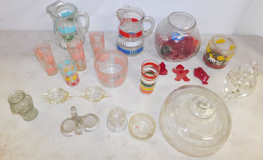 Lot Mid Century Modern Glassware: Lot Mid Century Modern Glassware. ALL DESCRIPTIONS AND ANY CONDITION STATEMENT GIVEN BY LANGSTON AUCTION GALLERY ARE STRICTLY OPINIONS AND LANGSTON'S SHALL HAVE NO RESPONSIBILITY FOR ERRORS OR OMISSIO