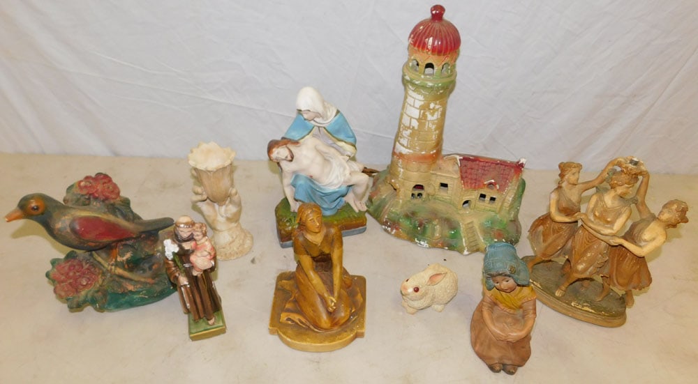 Lot Chalk Ware Figurines (1 of 3)