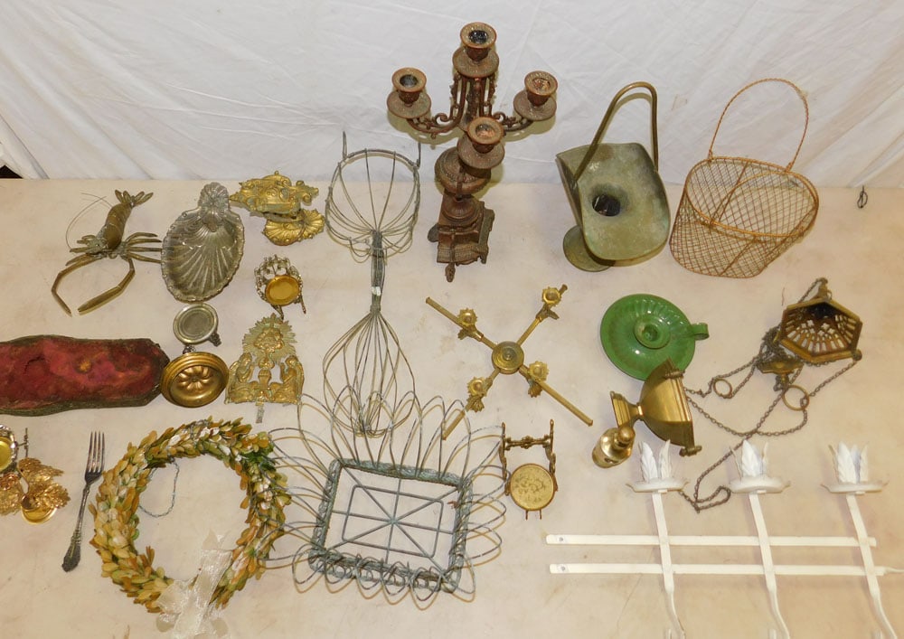 Lot Brass & Metal Items: Lot Brass & Metal Items. ALL DESCRIPTIONS AND ANY CONDITION STATEMENT GIVEN BY LANGSTON AUCTION GALLERY ARE STRICTLY OPINIONS AND LANGSTON'S SHALL HAVE NO RESPONSIBILITY FOR ERRORS OR OMISSIONS. THE A