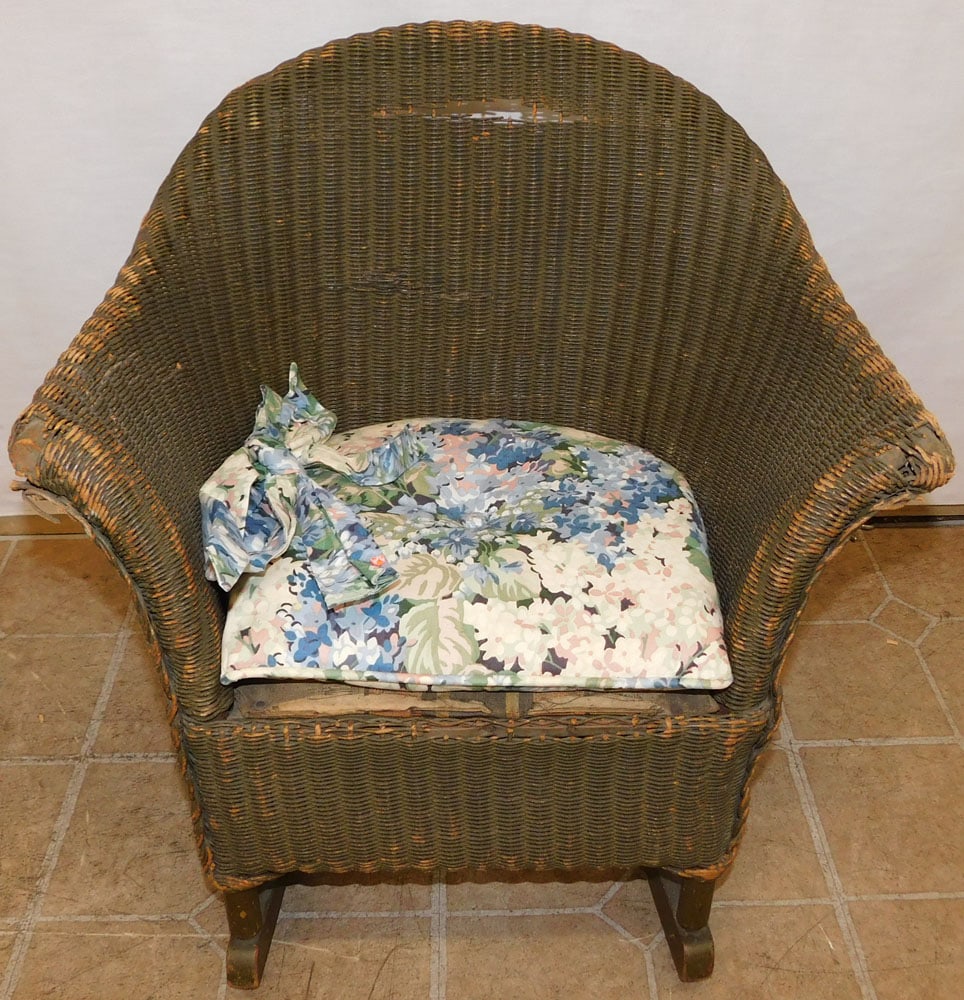 Antique Wicker Childs Rocker (1 of 5)