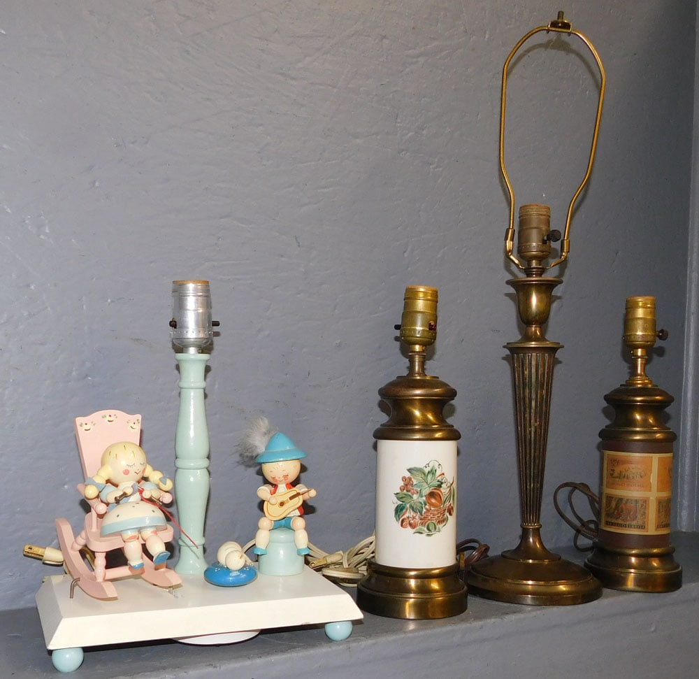 Lot Brass Porcelain & Wood Lamps: Lot Brass Porcelain & Wood Lamps. 23 1/2" H ALL DESCRIPTIONS AND ANY CONDITION STATEMENT GIVEN BY LANGSTON AUCTION GALLERY ARE STRICTLY OPINIONS AND LANGSTON'S SHALL HAVE NO RESPONSIBILITY FOR ERRORS 