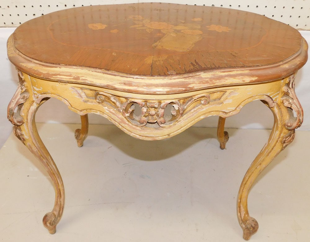 Walnut Inlay Tea Table: Walnut Inlay Tea Table . 24" W 19" D 18 1/2" H ALL DESCRIPTIONS AND ANY CONDITION STATEMENT GIVEN BY LANGSTON AUCTION GALLERY ARE STRICTLY OPINIONS AND LANGSTON'S SHALL HAVE NO RESPONSIBILITY FOR ERRO