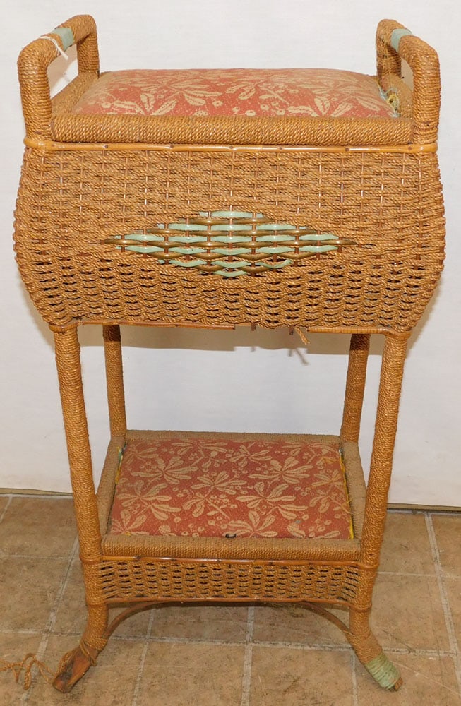 Wicker Sewing Stand (1 of 3)